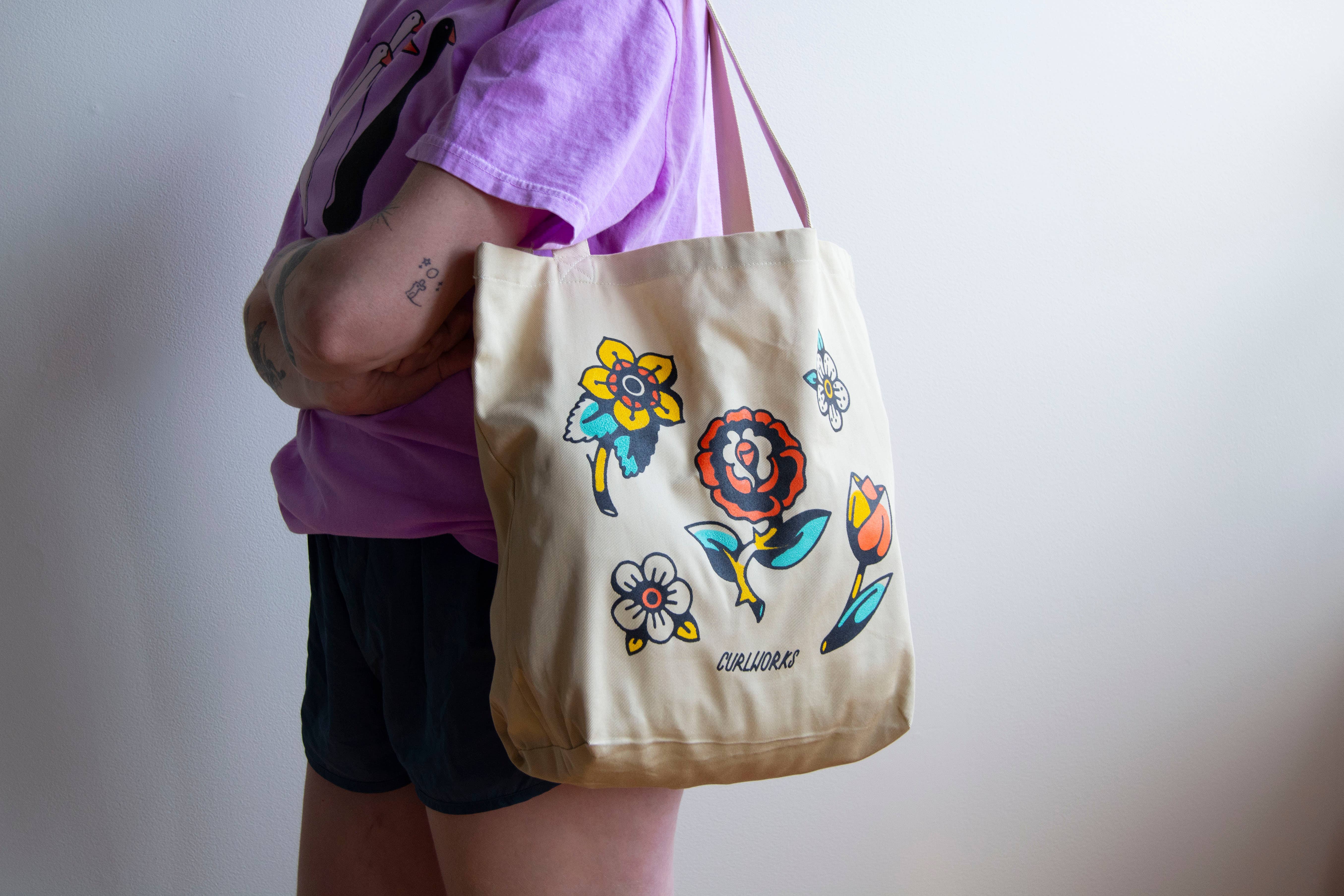 Curlworks – wholesale Tote bag – Unisex – American Traditional Flowers Organic Cotton Tote Bag1