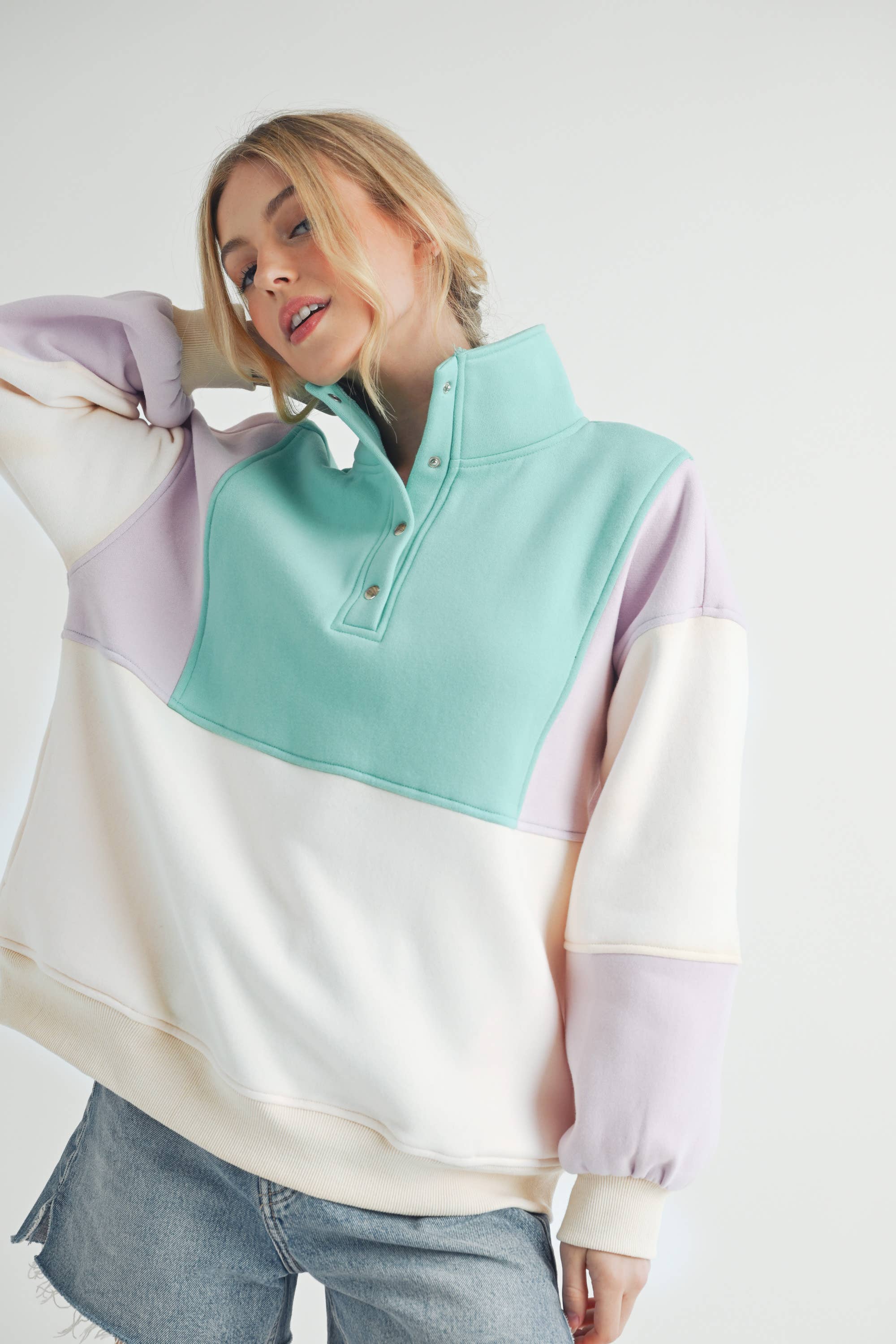 AEMI + CO – wholesale Sweatshirt - Dam – 992EK Glo colorblock-tröja med tryckknappar50