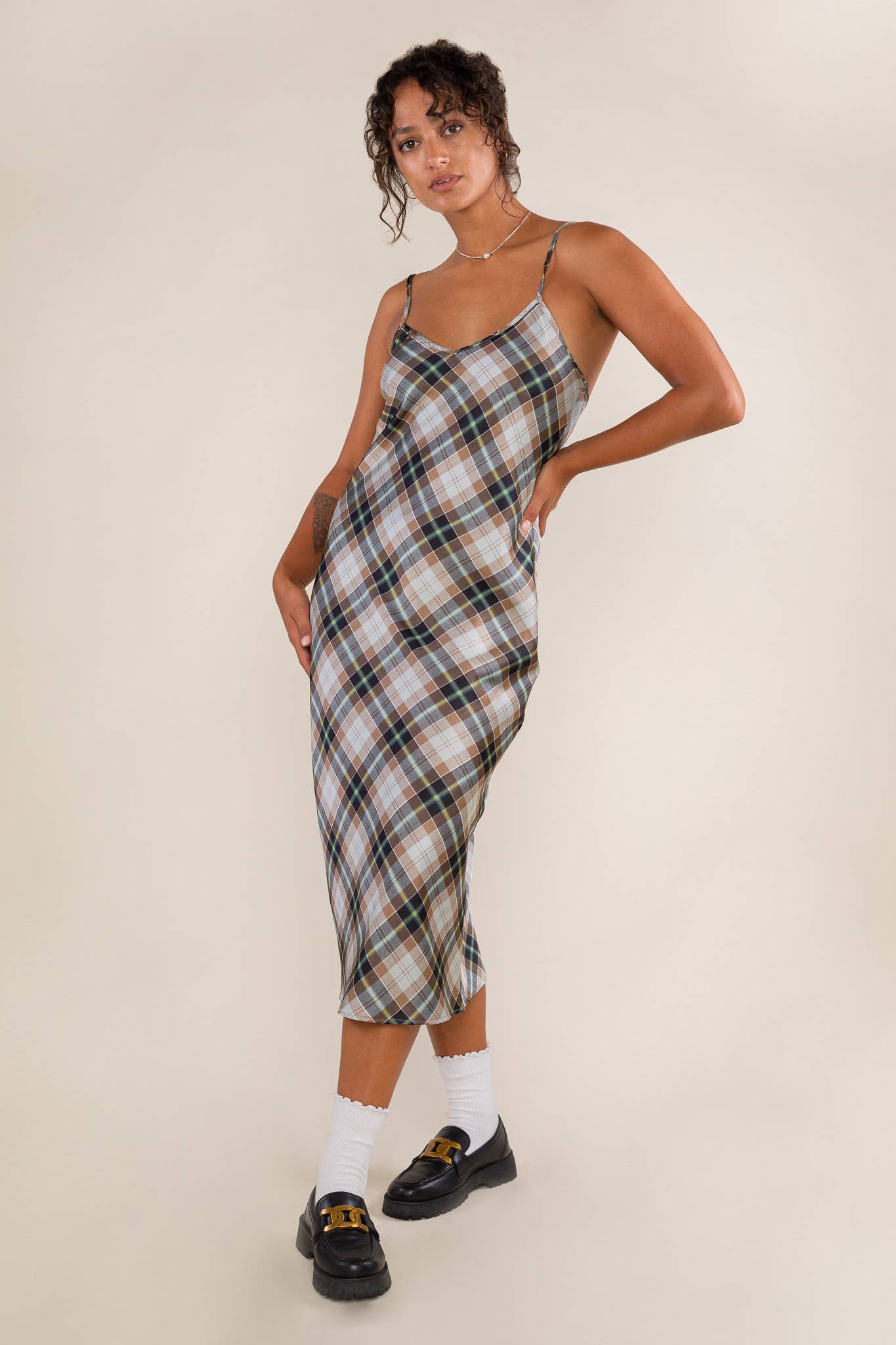 Taupe/negro/multi Vestido Slip Mabel de venta al por mayor en Faire0