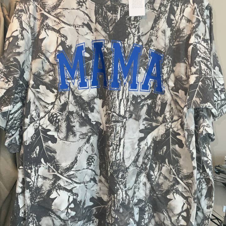 Mama - T-shirt Cinzento Lavado por atacado de Feathered Tracks Co.