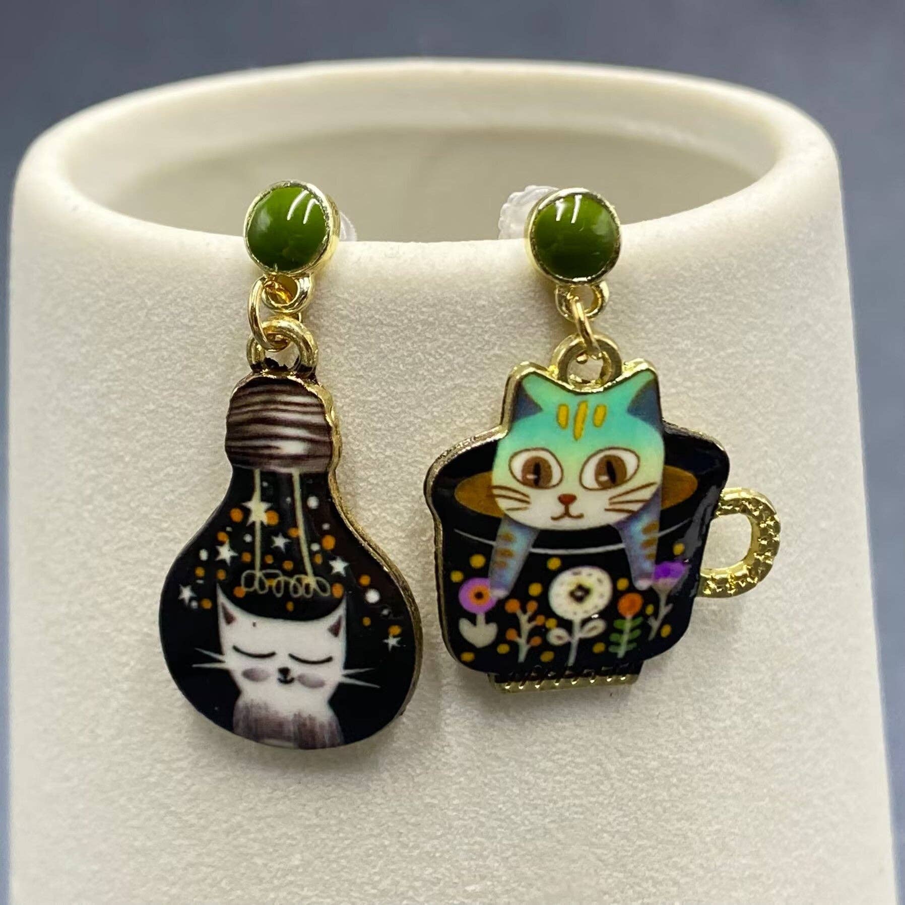 Mio Queena - Wholesale Dangle Earrings - Light Bulb & Cat Asymmetric Dangle Earrings - YK7