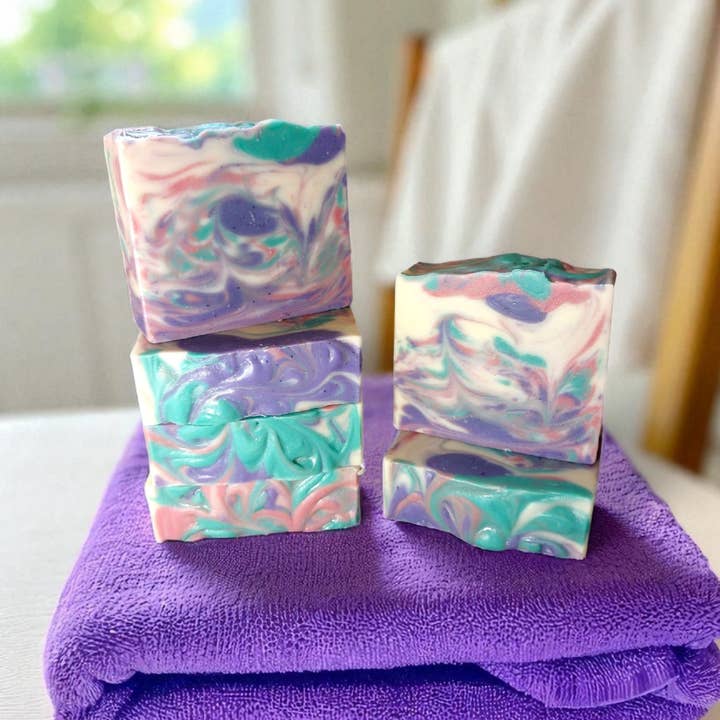 Amber Bath Co - Wholesale Bar Soap - Wild Bloom Tallow Essential Oil Soap5