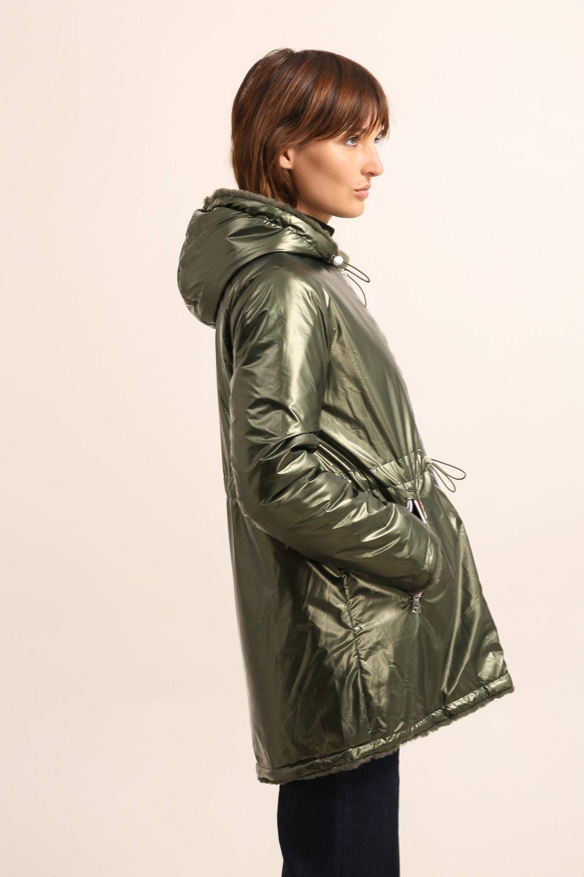 Attrait Paris - Wholesale Jas - Dames - Halflange omkeerbare bontjas met capuchon12