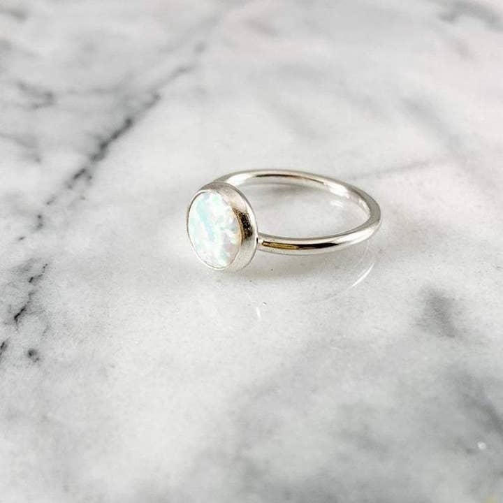 Simply Chic Jewelry – Großhandel Einzelstein-/Solitär-Ring – 8 mm Opal-Edelstein-Ring1