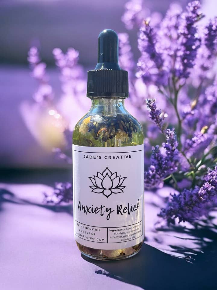 Angstlösende Bade- und Körperöl, mit Kristallen und Kräutern angereichert für den Großhandel von Jade's Creative