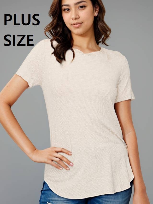 + DAMENOBERTEIL MIT RUNDHALSAUSSCHNITT UND KURZEN ÄRMELN IN ÜBERGRÖSSE für den Großhandel von A.gain