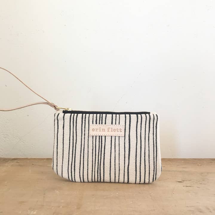 INDOSSATO CINTURINO NERO SKINNY STRIPE per la vendita all'ingrosso da parte di Erin Flett