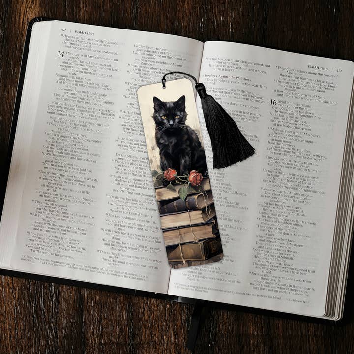 simply creative - Wholesale Bookmark - Cat on Books Aluminium Bookmark with Tassel - Stylish Metal Page Marker for Books and Journals6