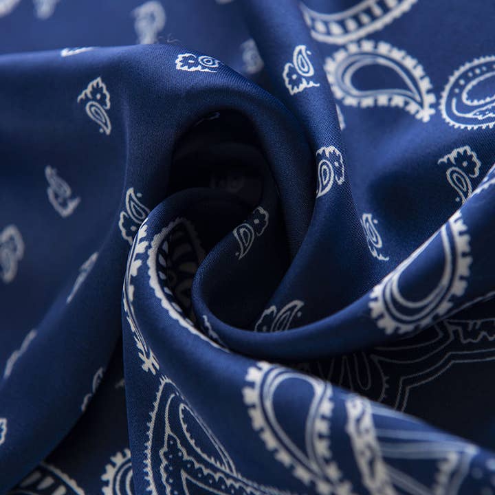 Funkyrel® Atzbranding Limited - Wholesale Scarf - Women's - Scarvii - Paisley Square Scarf - Made of Faux Silk