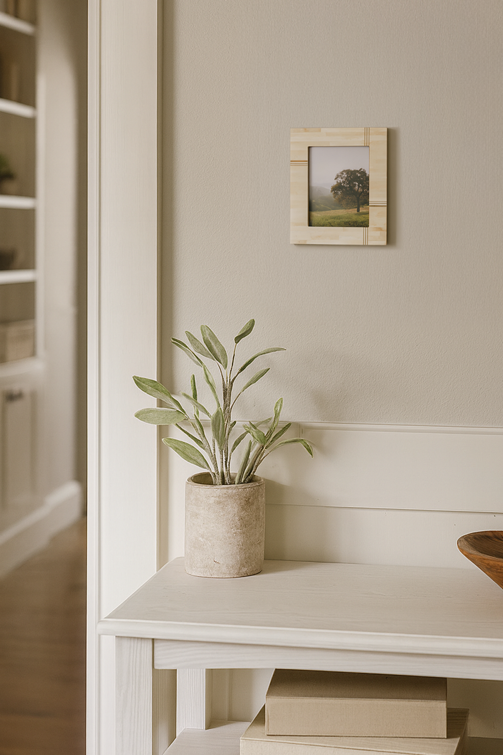 Matr Boomie Fair Trade - Wholesale Fotolijst - Mukhendu 5x7 crèmekleurige fotolijst - gesneden bot, koperen staaf4