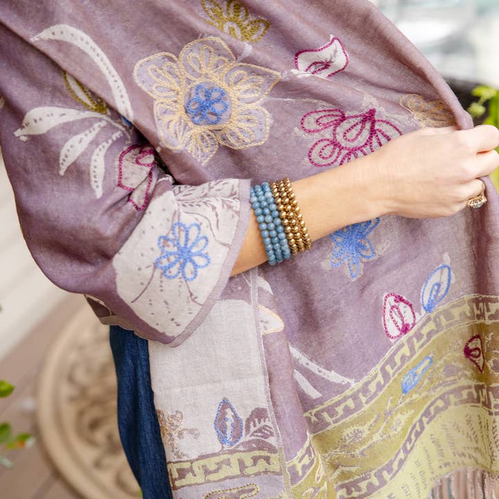 Rahab's Rope - Vente Châle – femme - Châle en laine tissé et brodé pour femme4