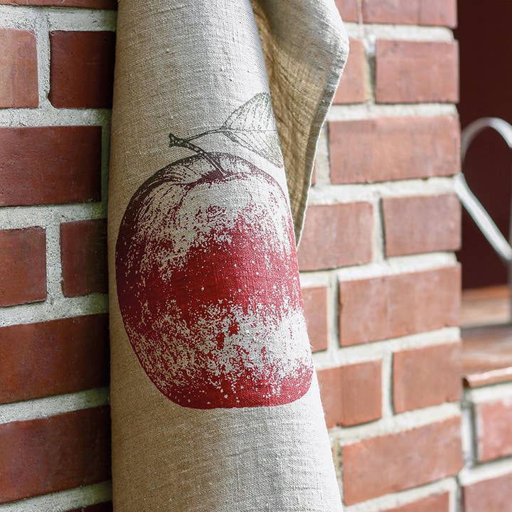 Frohstoff Meike Marie Buchholz – wholesale Tea towel – Natural apple linen tea towel2