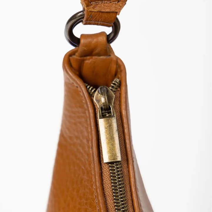 Deux Mains: Haiti Fair Trade - Wholesale Shoulder Bag - Women's - Saddle Shoulder Bag21