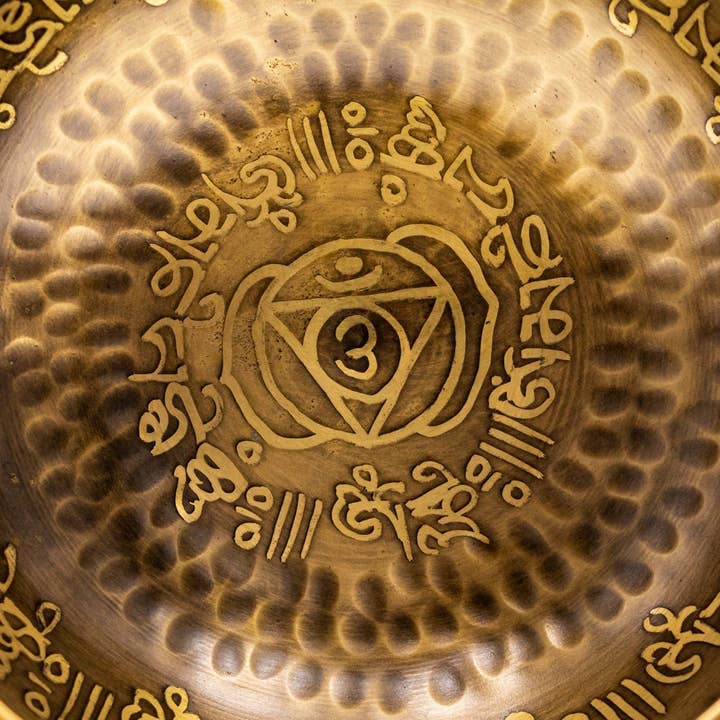 Fwosi - Wholesale Meditation Supplies - Tibetan Singing Bowl Set | Antique Mindfulness Bell Sound Bowl Mallet & Cushion | Meditation Bowl | Healing Bowl | Self-Care Gift1