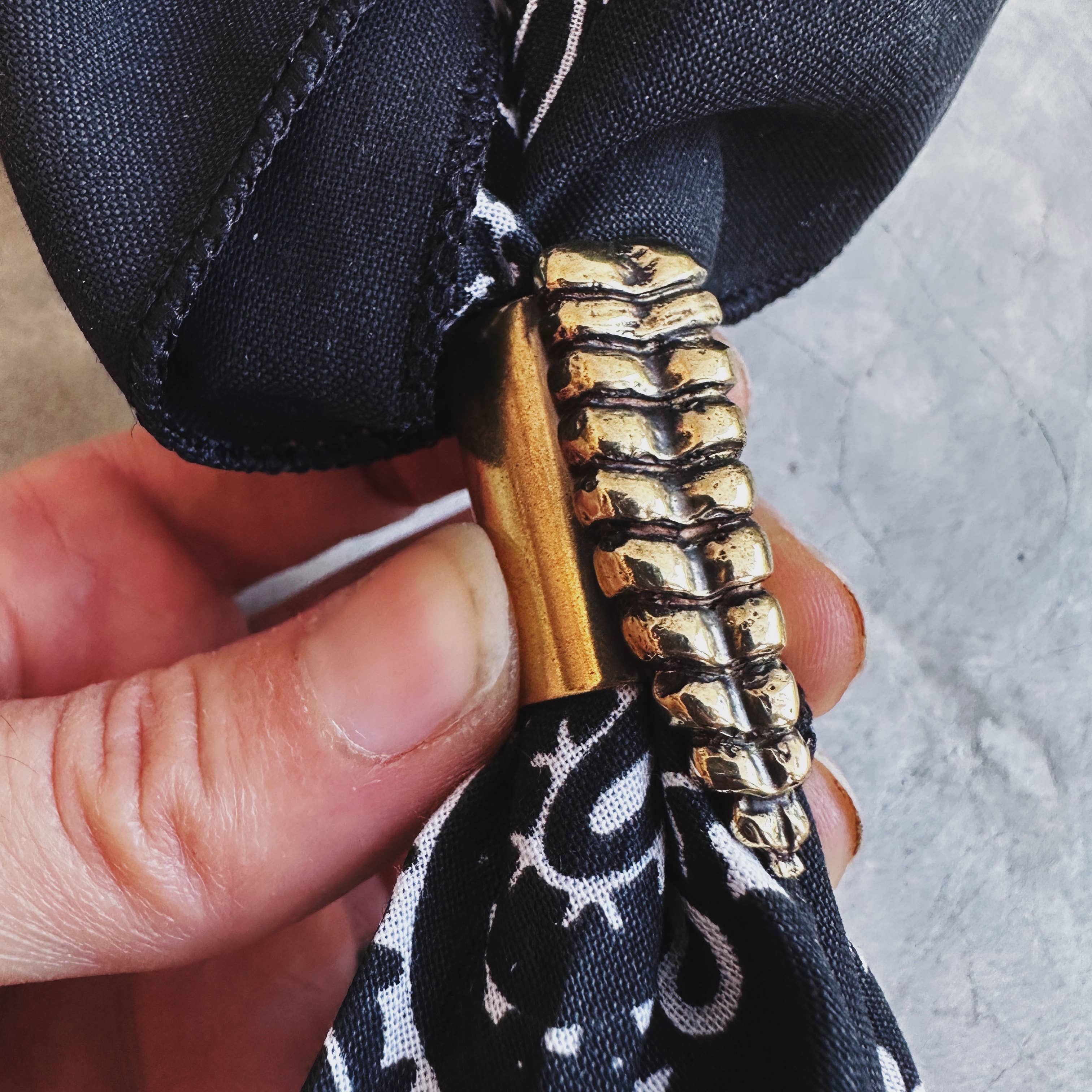 HELIOTROPE - Wholesale Scarf Clip - Women's - Bandana Slide (12 Options)4