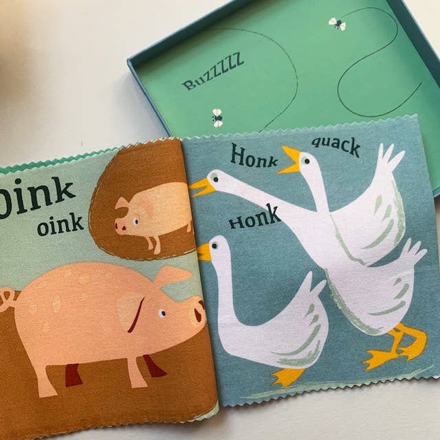 ThreadBear Design UK/EU - Wholesale Baby & Toddler Book (0-2) - ThreadBear Noisy Farmyard Rag Book1