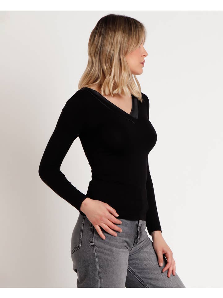 BLACK WIDE V-NECK LONG SLEEVES TSHIRT for wholesale on Faire1