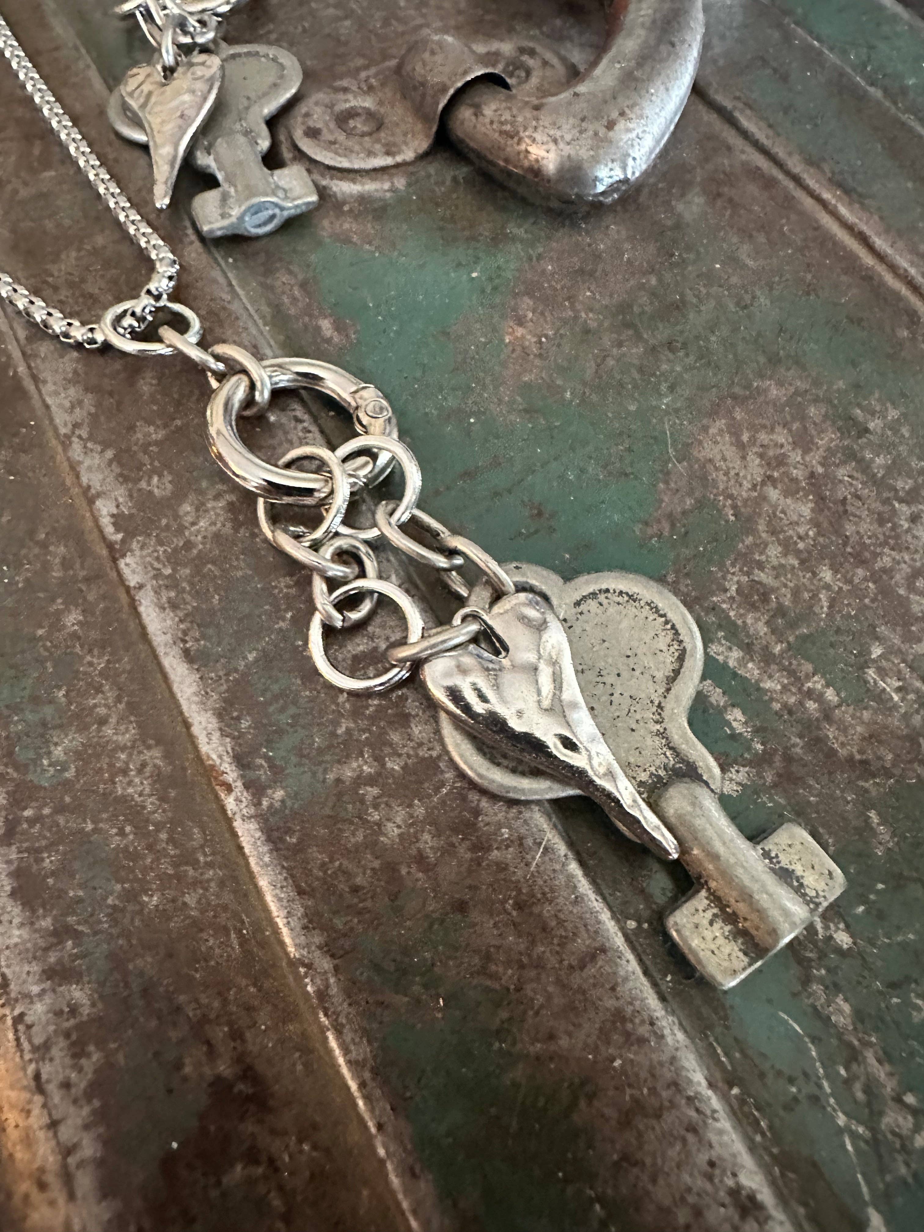 Bohemian Grace - Grace & Grit - Vente Colliers à pendentif - Collier à breloques Key to Love - Collection Silver Smith8