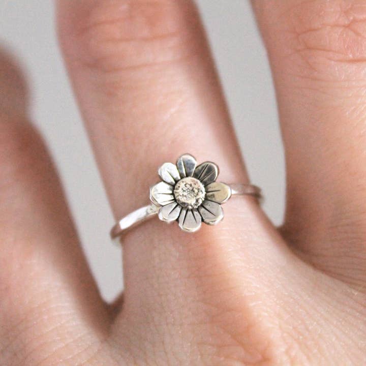 Daisy Stacker Ring | 925 Sterling Sølv for engroshandel hos Heather Louise Jewelry