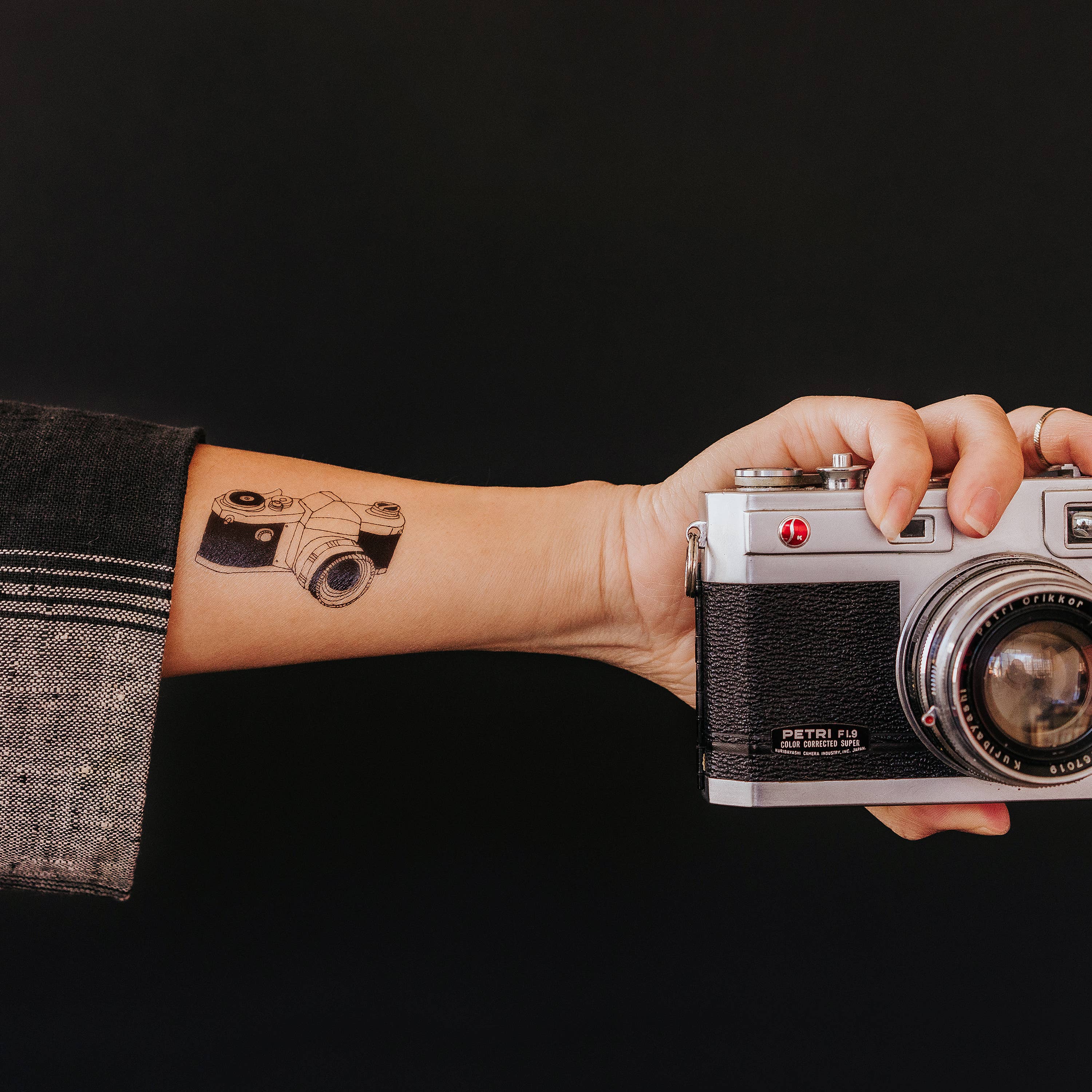 Tattly - Wholesale Temporary Tattoo - Classic Camera Tattoo Pair1