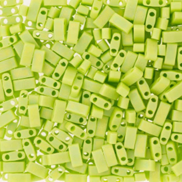 5g Miyuki Half Tila opaque mat chartreuse HTL-416FR pour la vente par Fais-le toi-même