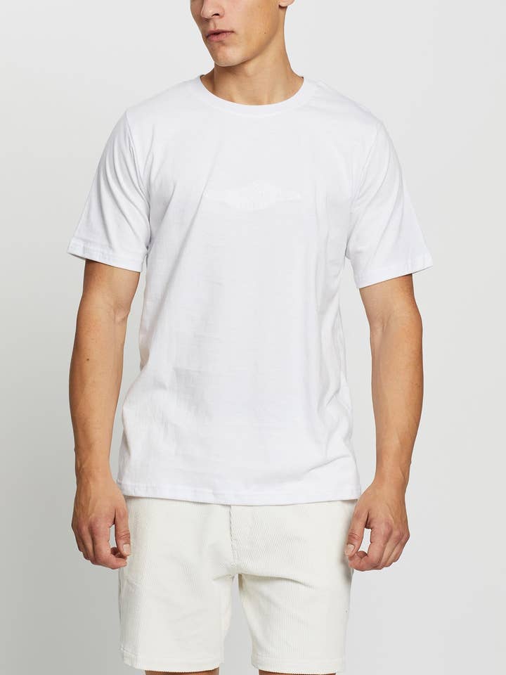 T-shirt en bambou - Légèrement transparent sous la lumière pour la vente par Merlino Street