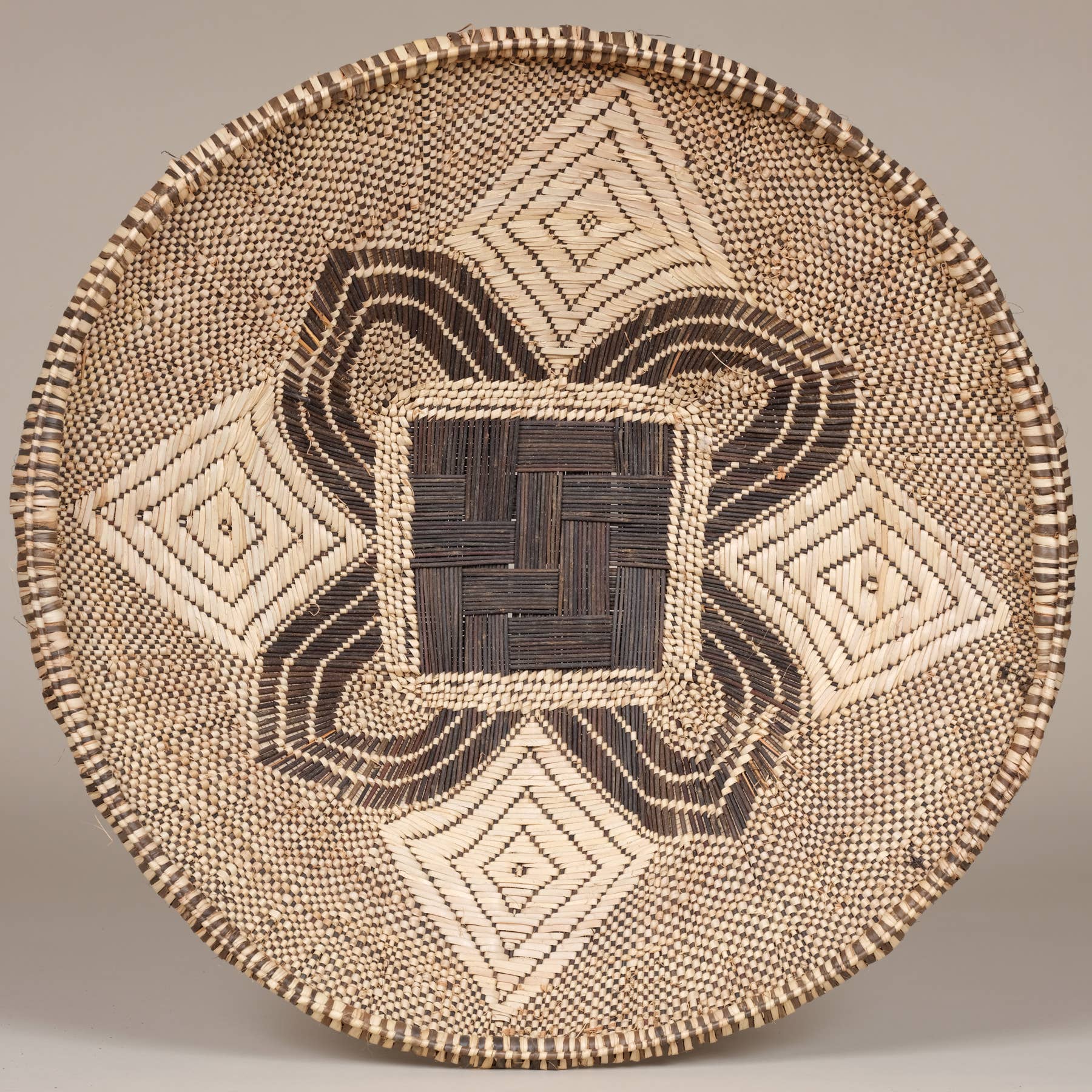 AS'ART a sense of crafts - Wholesale Basket - Winnowing Baskets, Zambia, diam. 54-63 cm3