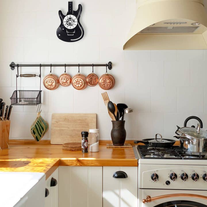 L'atelier d'Ombeline - Wholesale Wall Clock - Guitar themed 33 rpm vinyl record clock4