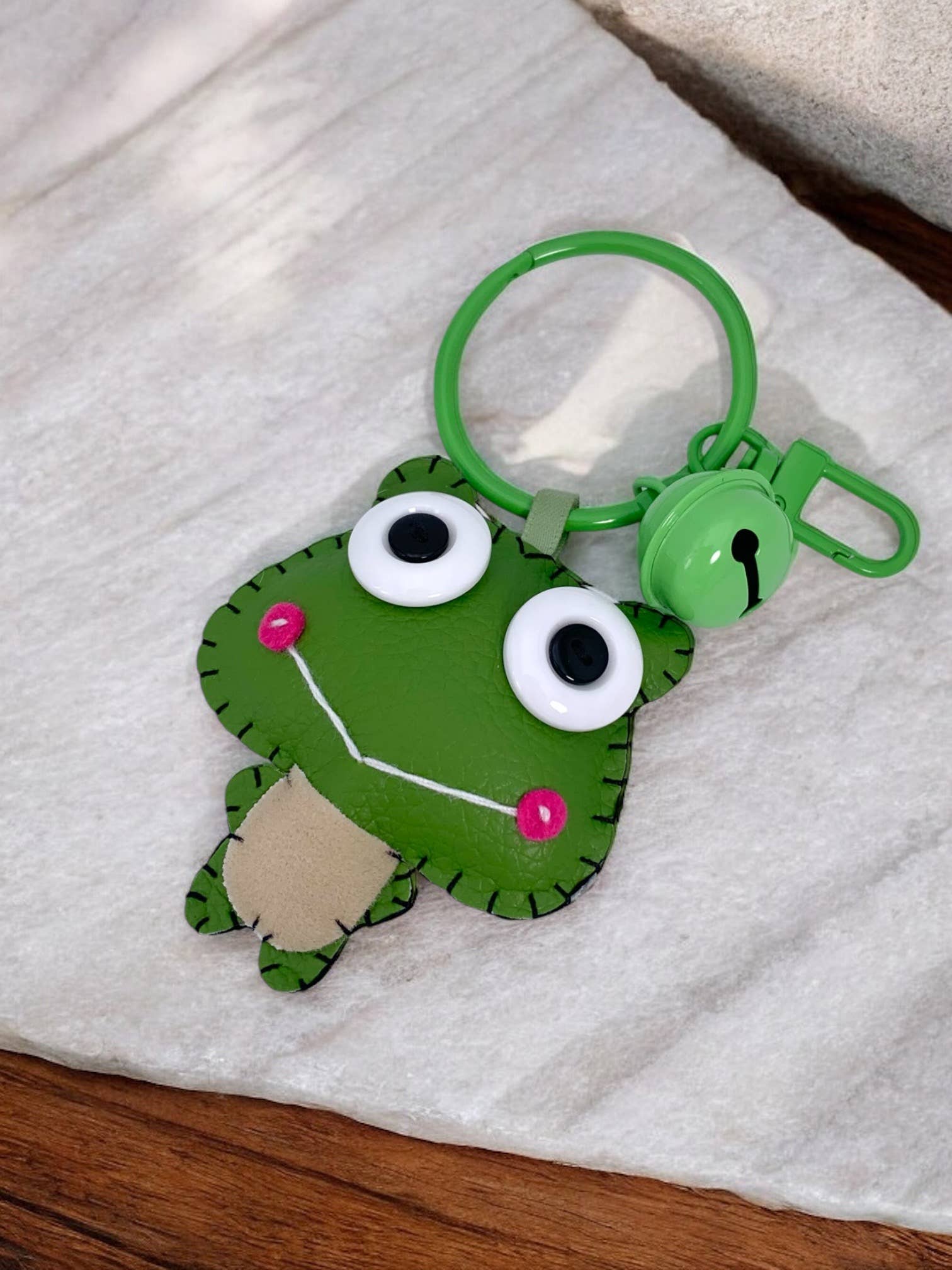 verde Portachiavi in peluche con campanellino JSG04 in vendita all'ingrosso su Faire0