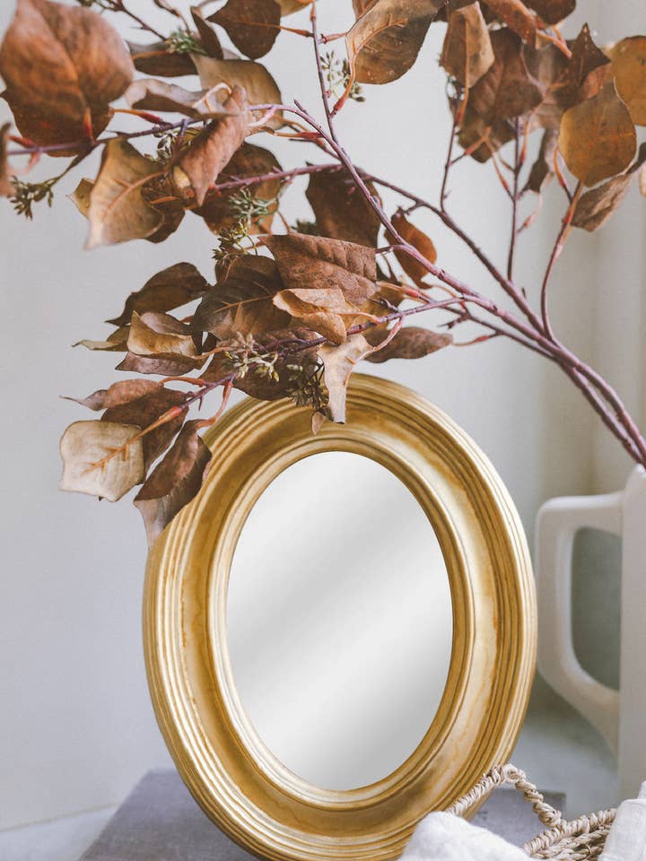 Guldoval spegel för wholesale av Petal Lane Home