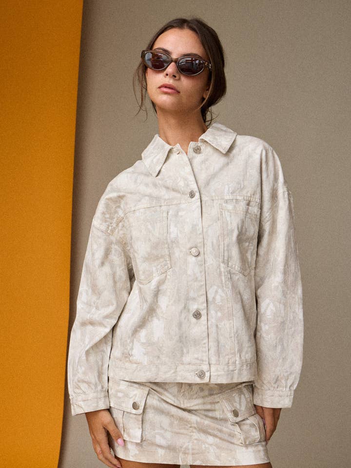 PJ50786 - PRINT OVERSIZED BUTTON-UP JACKET for wholesale by Papermoon