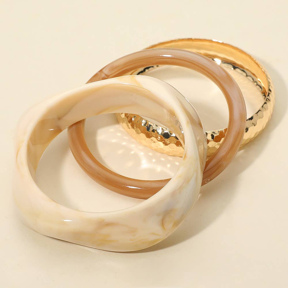 Sensibling Corp. – Großhandel Schmucksets – 3PCS - Chunky abstrakte Harz gehämmerte Metallarmreif mehrschichtige Armbänder1