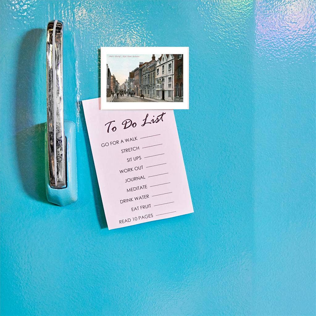 Found Image Press - Vente Aimants - Magnet EN-154 Watt's Charity, High Street, Rochestger, Angleterre1