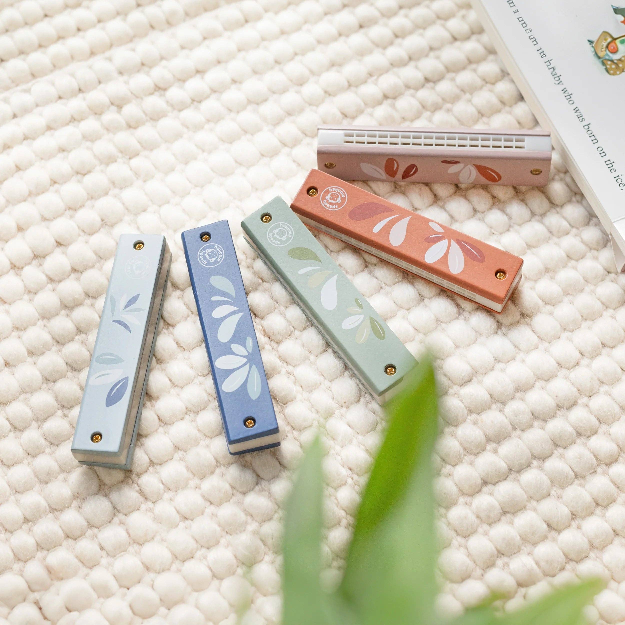 Speedy Monkey - Wholesale Musical Toy - Kids & Baby - Display of 10 assorted Harmonicas1