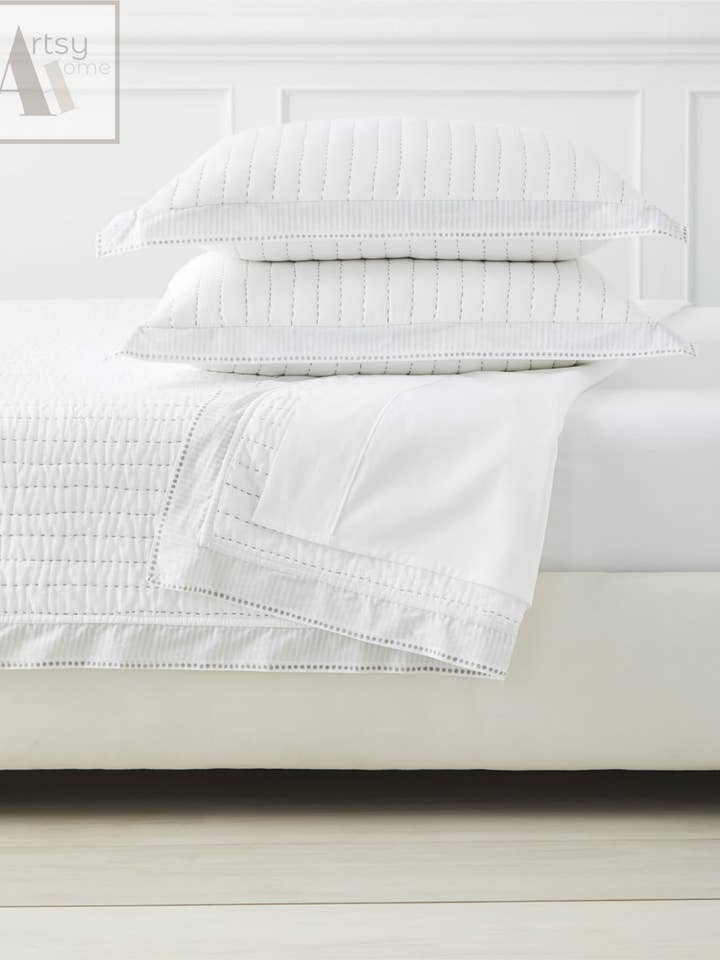 Solid White Kantha Quilt, Handmade Reversible Cotton Blanket for wholesale by Artsy Home