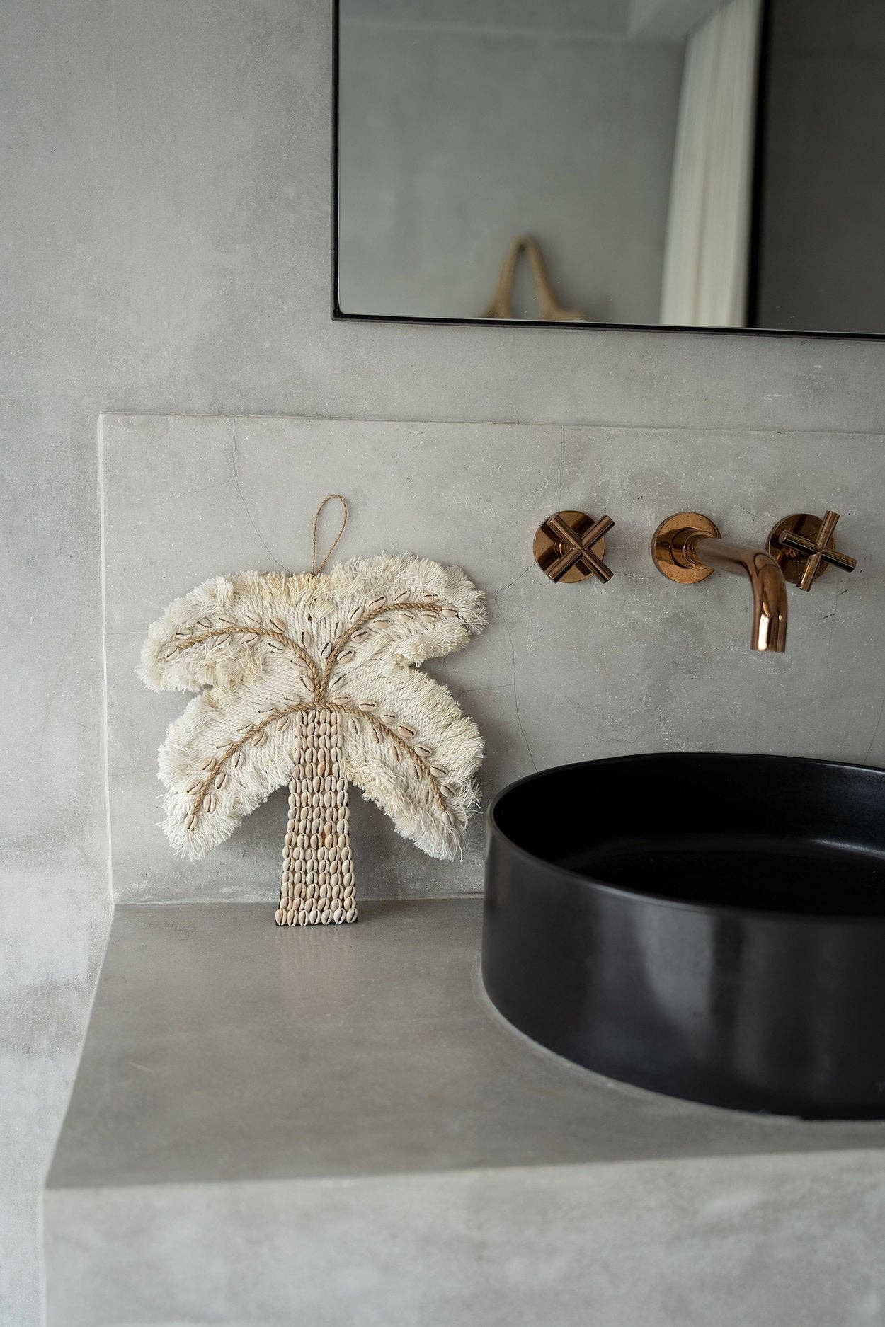 Bazar Bizar Living - Wholesale Decorative Tassel/Wall Drop - The Cotton Shell Palm Tree - White Natural1