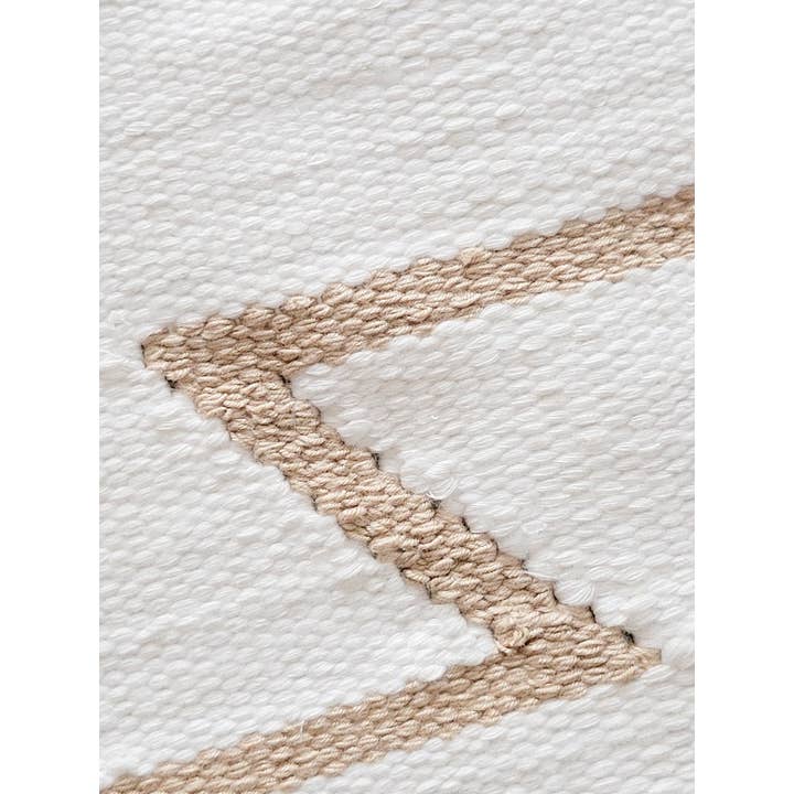 Mumo Toronto Inc - Wholesale Area rug - Cleo Black & White Handwoven Cotton Rug3