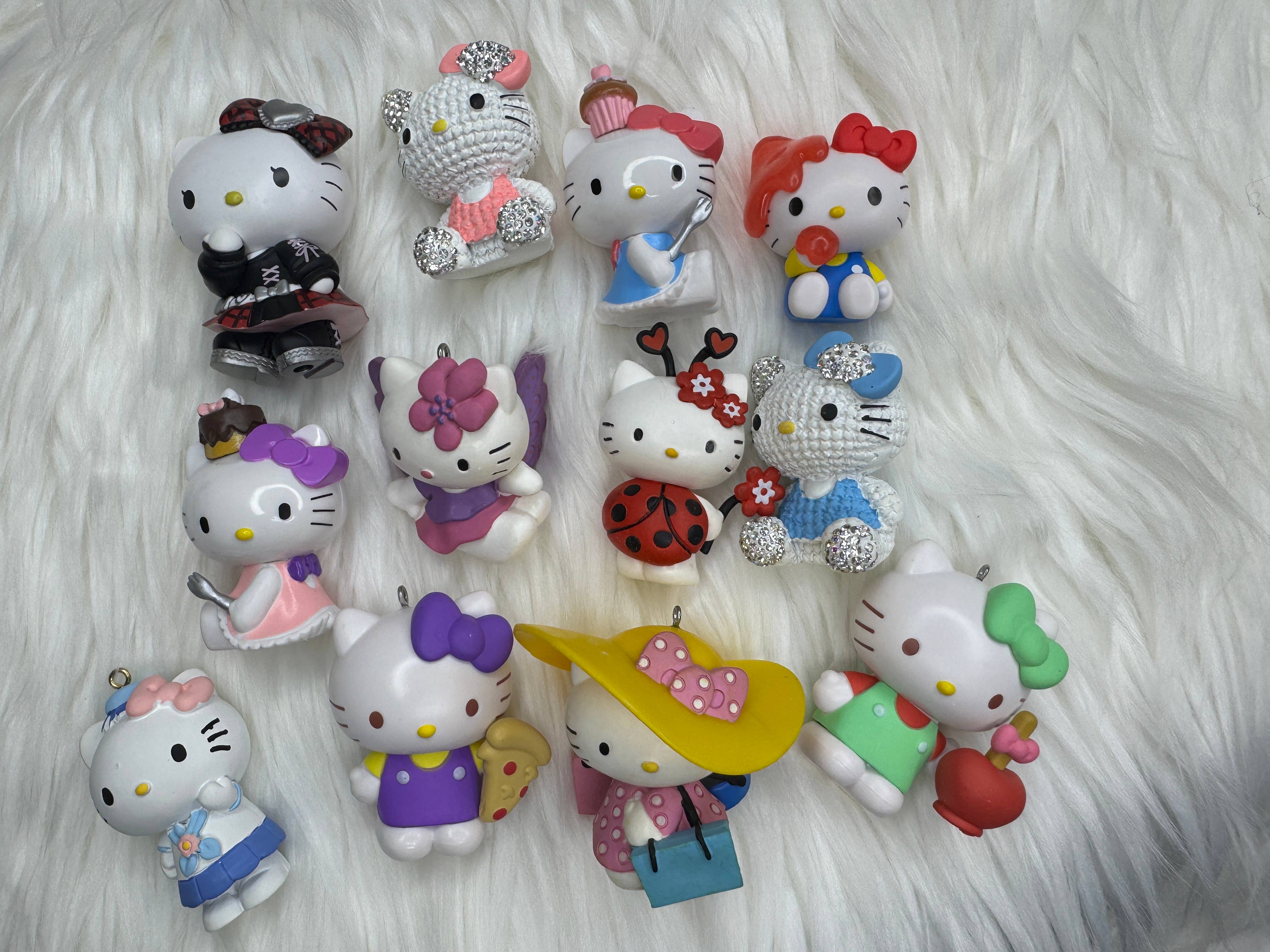artbcrafts - Wholesale Keychain - Women's - Hello Kitty  Keychains 0