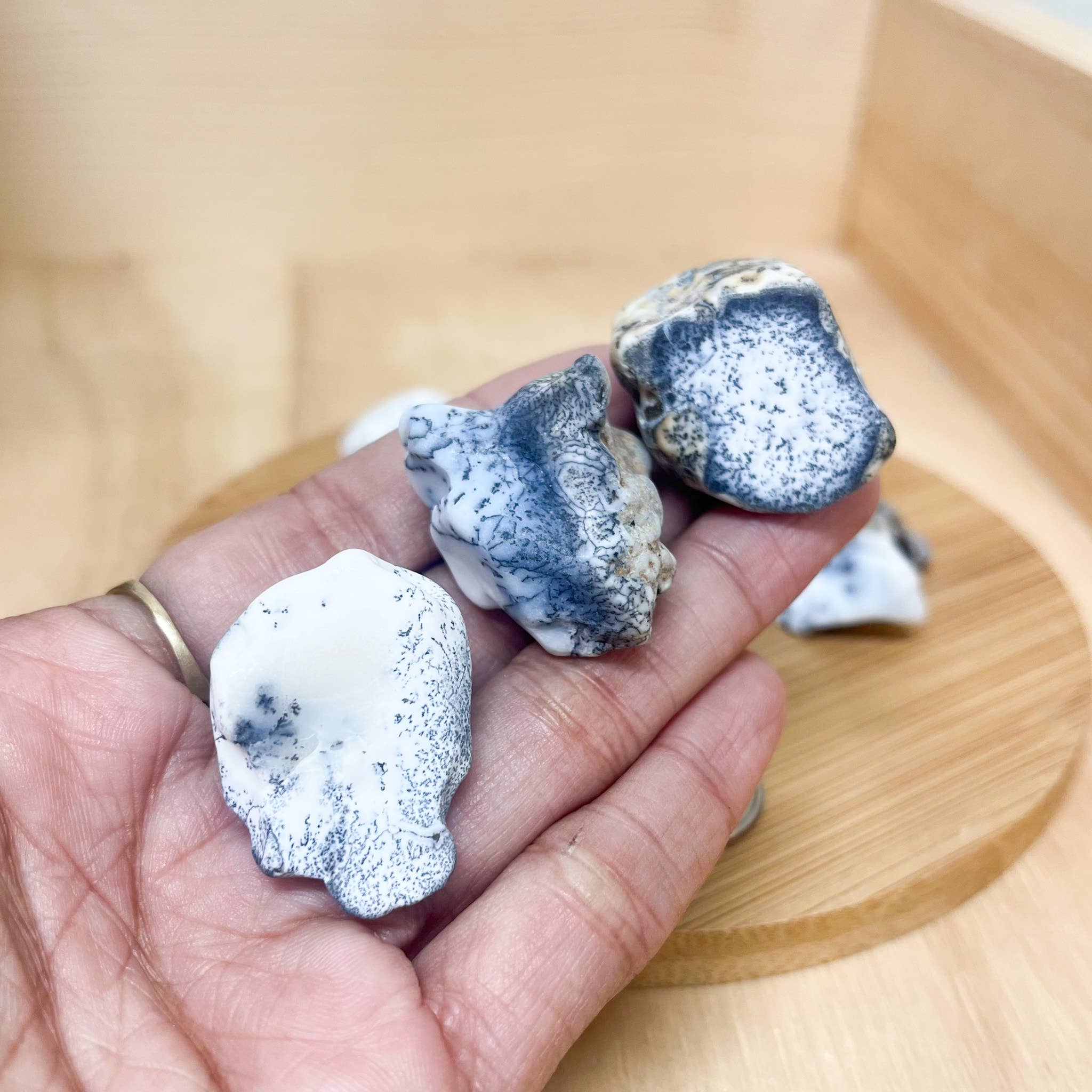 Crystal Deal· Wholesale Crystals & Gifts – Engroshandel Spirituelle sten og krystaller – Dendritiske opaler, 1,25" - 2", parti med 10 stk.3