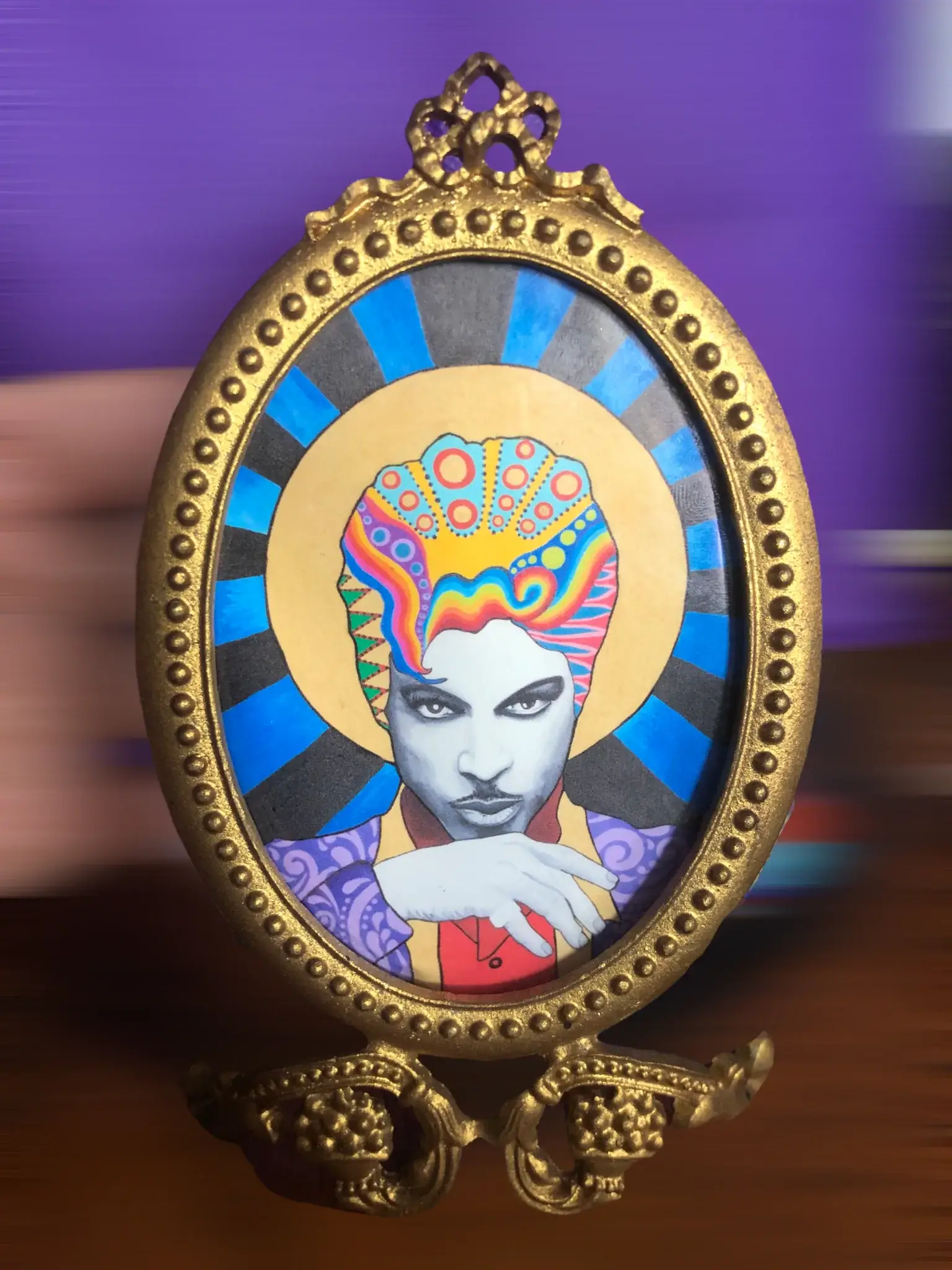 Somethingbadass – wholesale Picture frame – Baroque Oval Frame with Pop Art15