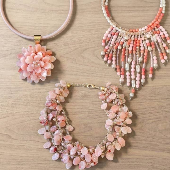 Blush Pink Bedstsælgende Halskædekollektion | Boho Statement for engroshandel hos Bijoux Envie Statement Jewelry