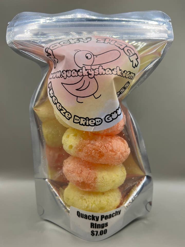 Bagues Quacky Peachy pour la vente par Quacky Shack Freeze Dried Candy