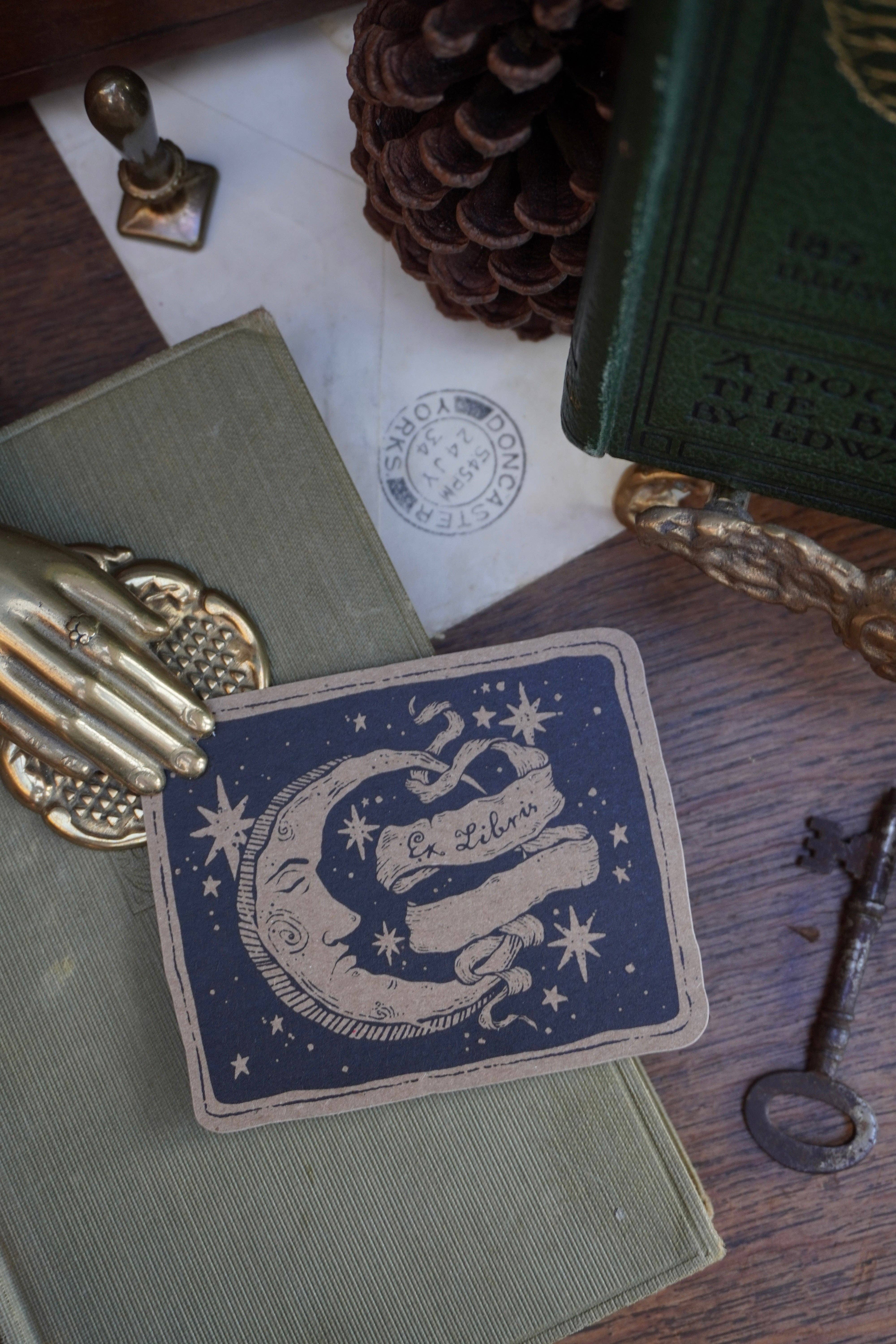 Tooth and Toad - Vente Autocollant - Autocollant Ex Libris lune | Papier kraft4