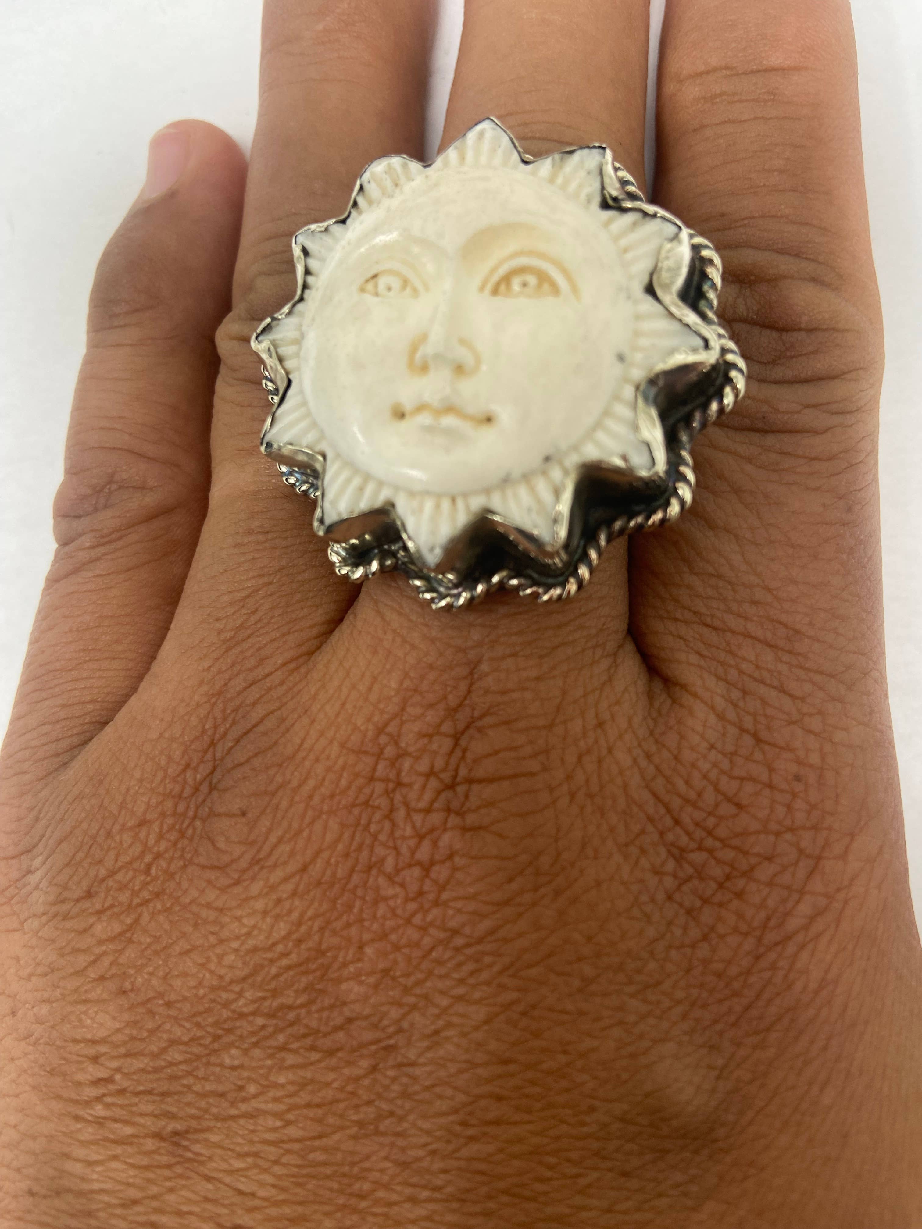 Kathmandu Jewelry - Vente Bague de cocktail/de cérémonie - Bague Soleil sculptée en os3