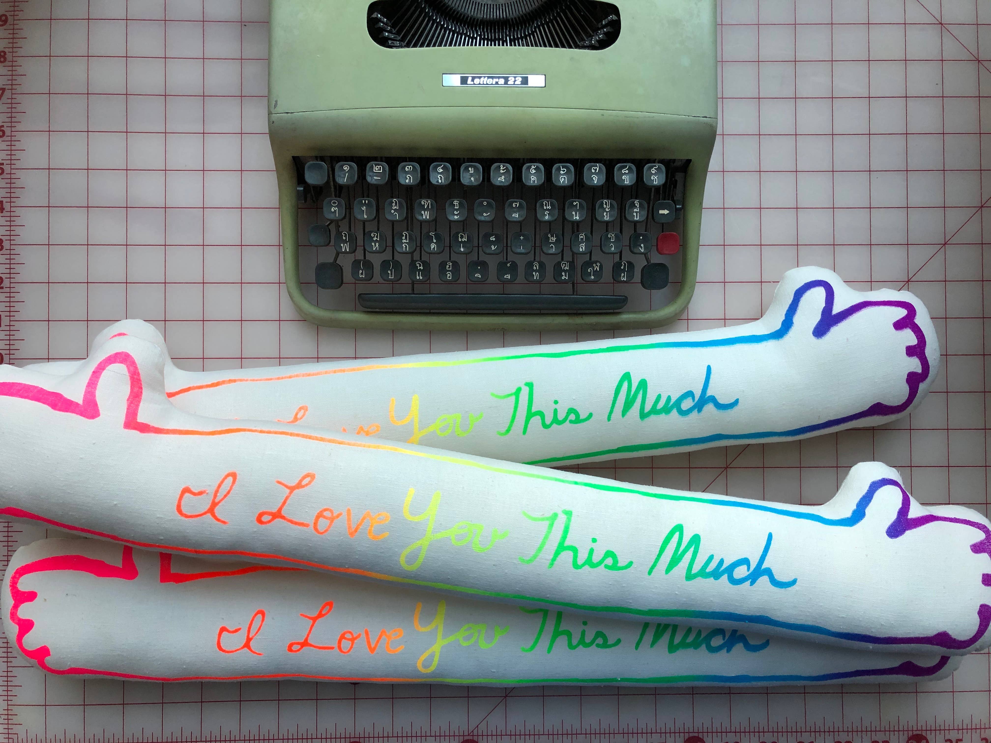 My Name Is Not Darren - Vente Coussin décoratif - Coussin « I Love You This Much »1