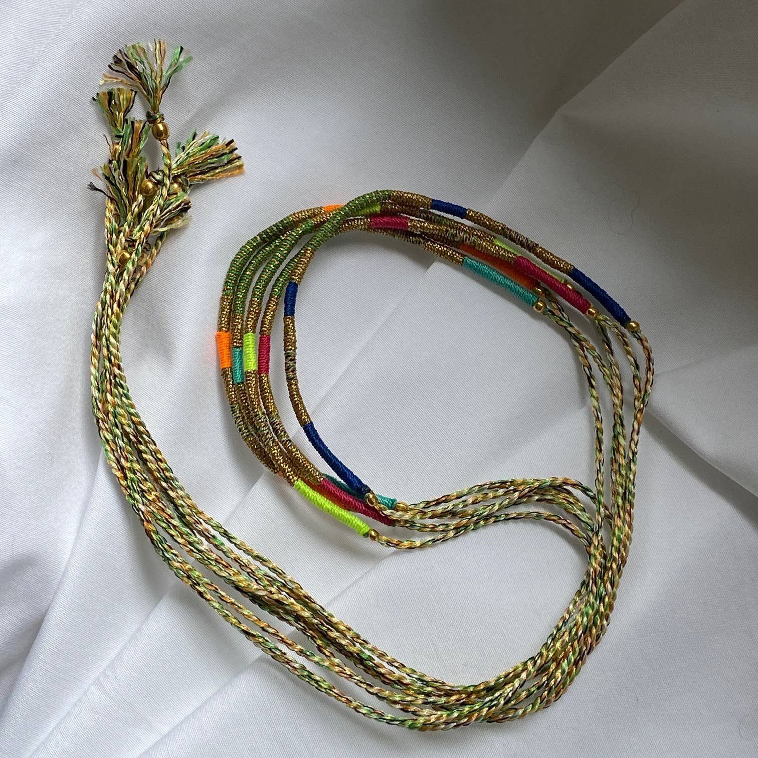 Sophie Deschamps Bijoux - Venta al por mayor Pulseras tejidas/trenzadas - Pulsera de hilo amuleto de la suerte Sukh12