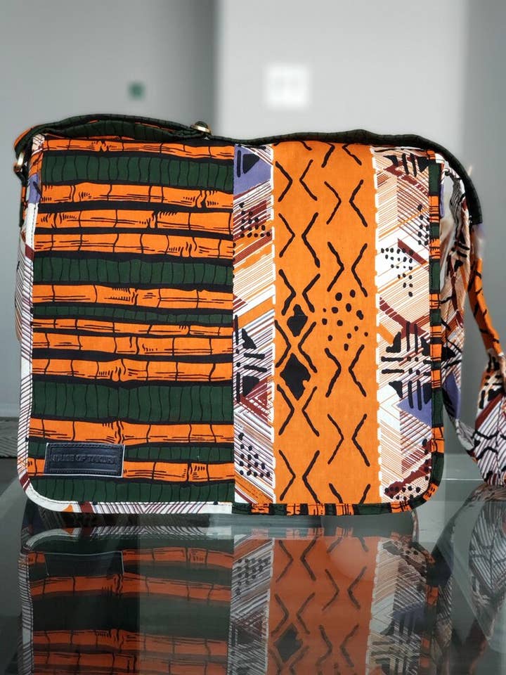 The Earth Collection Messenger Bag - Pembe Sugar voor wholesale door House of Takura