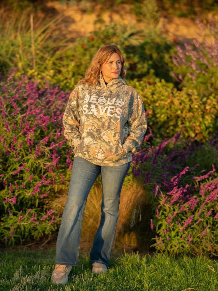 The Good News Apparel – Großhandel Hoodie – Unisex – Jesus rettet Camo Spezial Hoodie3