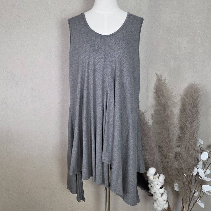 Ruime lange gelaagde asymmetrische zoomvest (L-XL) voor wholesale door Tempest Designs