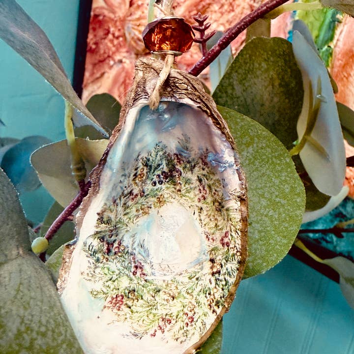 Wild Child Art Studio - Wholesale Ornament - Winter Wreath Oyster Shell Ornament